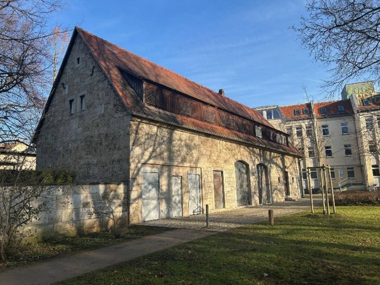 Toilette Posecksche Garten hinter dem Museum für Ur- und Frühgeschichte