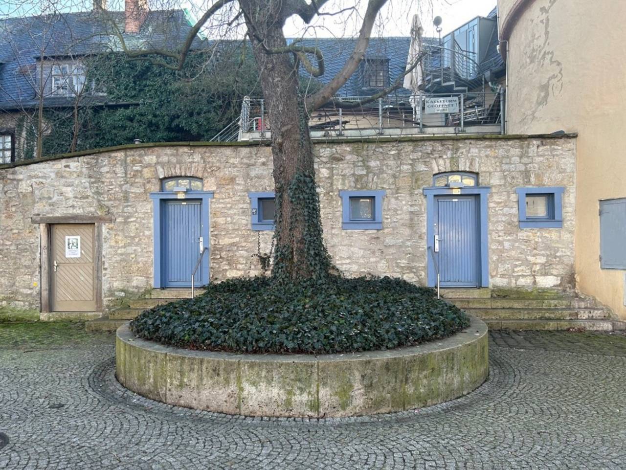 Öffentliche Toilette am Goetheplatz Öffentliche Toilette am Goetheplatz neben dem Kasseturm